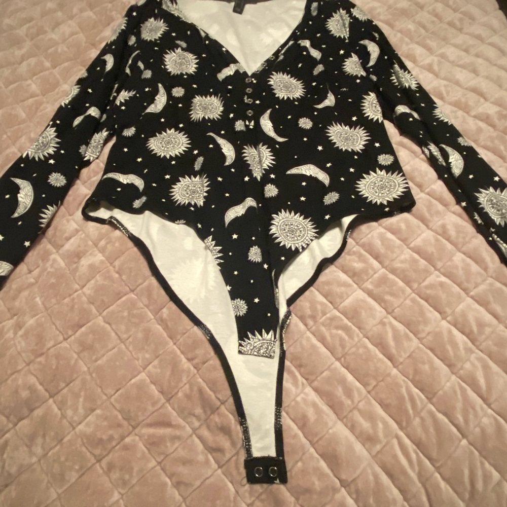 Plus Size Black and White Celestial Print Bodysuit